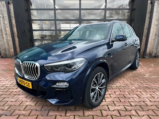 BMW X5 xDrive45e High Executive M-Sport | Luchtvering |  Elek. trekhaak | Safety pack | Achterasbesturing | HUD | M aerodynamica | Leder |