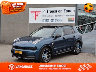 Lynk & Co 01 1.5 Panoramadak/360° Camera/Keyless/Lane assist/Adaptive cruise control/Apple carplay/Climate control/Stoelverwarming/Dodehoek detectie/Elektrisch sluitende achterklep/Elektrisch verstelbare stoel met geheugen