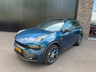 Lynk & Co 01 1.5 More PHEV Panorama, Winter pack, Zwarte hemel, Navi, Camera etc. etc.