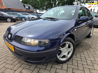 Seat Leon 1.6 Stella 2000. Electrische ramen/CV/Trekhaak etc.. APK 06-2027