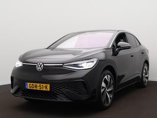 Volkswagen ID.5 Pro Business (1) 77 kWh accu, 210 kW / 286 pk SUV IQ light - Navigatie - ACC - Camera - Stoelverwarming - Achterklep elektrisch - Sfeerverlichting - Park Assist