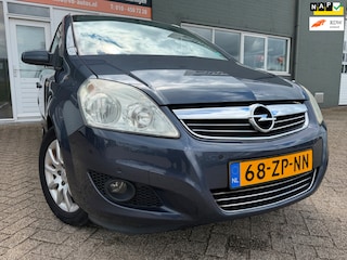 Opel Zafira 1.8 Temptation 7 pers in automaat van 2de Eig met trekhaak en parkeersensoren en navigatie en bluetooth
