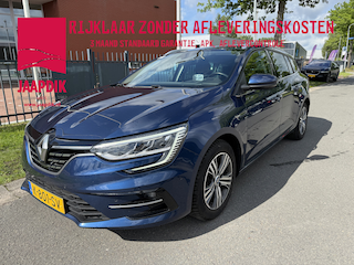 Renault Mégane Estate BWJ 2021 1.6 Plug-In 122 PK Hybrid 160 Intens TREKHAAK | FULL LED | BOSE | HEAD-UP DISPLAY | KEYLESS | STOELVERW. | HALF LEDER | CAMERA | CARPLAY + ANDROID | NAVI | CLIMA | CRUISE | LMV | PDC