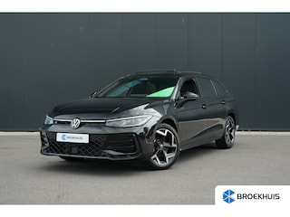 Volkswagen Passat Variant 1.5 eHybrid 272pk R-Line Edition | Panoramadak | Trekhaak | 360 Camera | Stuur & Stoelverwarming | 18"