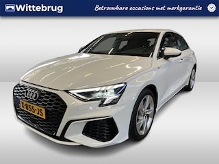 Audi A3 Sportback 30 TFSI S-edition Automaat Full LED verlichting / Parkeersensoren / 17 " LM velgen / HAL