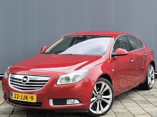 Opel Insignia BWJ 2009 | 2.0T 221PK Cosmo | TREKHAAK | XENON | NAVI | CLIMA | LEDER/STOF | 20'' LMV | PDC 2X | XENON |