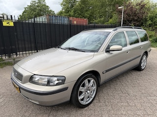 Volvo V70 2.4 Edition I Clima/Carplay/Cruise/Trekhaak