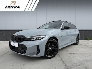 BMW 3-serie Touring 320e M Sport | SOH 97% | Panorama | Trekhaak | Apple Carplay - Android Auto | Sfeerverlichting | Brooklyn Grau