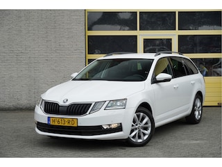 Skoda Octavia Combi 1.0 TSI Style Business Edition BJ2020 Lmv | Led V+A | Pdc | App-Connect | Navi | Climate control | Cruise control | Verwarmde voorstoelen | Extra getint glas