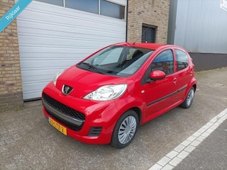 Peugeot 107 1.0-12V XS 5 deurs elektrisch pakket APK 5-2027