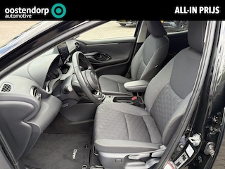 Toyota Yaris 1.5 Hybrid 115 Dynamic | Apple CarPlay/Android auto | Stoel en stuurverwarming | Achteruitrijcamera