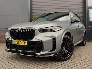 BMW X5 xDrive50e M Sport | Sky Lounge | M Stoelen | Carbon Exterieur/Interieur | trekhaak | Bomvol