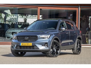 Volvo XC40 2.0 B4 PLUS BLACK EDITION