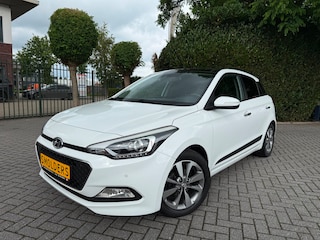 Hyundai i20 1.4, 6 versn., Cima, Cruise Control, Panoramadak, Navigatie, Leder, Parkeersensoren, Stoel- & Stuurverwarming, Camera