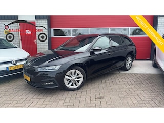 Skoda Octavia Combi 1.0 TSI Sport Business TREKHAAK / RS-STOELEN / FULL LED / CARPLAY / NAVI / CLIMA / PDC / BLUETOOTH / CRUISE / NL-AUTO