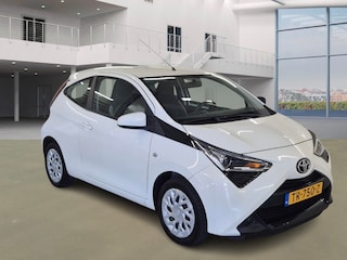 Toyota Aygo 1.0 VVT-i x-play AUT! 1e Eig! Camera! Nwe APK! VERWACHT!