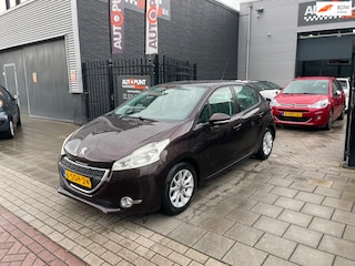 Peugeot 208 1.4 VTi Active Trekhaak Airco Navi PDC NAP APK