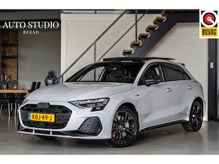 Audi A3 Sportback 45 TFSI e S-line | Pano | Sonos | Massage | Rode stiksels | Carbon | Sfeer