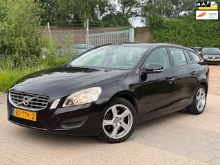 Volvo V60 1.6 T3 Kinetic Airco Cruise LM.velgen Navi Psensor
