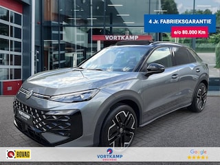Volkswagen T-Roc 1.5 eTSI R-LINE ZWART-DAK/PANO-DAK/TREKHAAK/CAMERA/19''INCH/IQ-LIGHTS