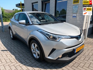 Toyota C-HR 1.8 Hybrid Active / Cruise Controle / Camera / PDC V+A / Telefoon / Navigatie / Climate Controle / Trekhaak