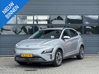 Hyundai Kona EV FASHION 64 KWH (100% SOH) I NIEUW MODEL I P-CAMERA I DEALER ONDERHOUDEN I APPLE CARPLAY