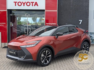 Toyota C-HR 1.8 Hybrid 140 Dynamic PDC 18" RCTA PRIVACY GLASS GRIJS/ZWARTE BEKLEDING