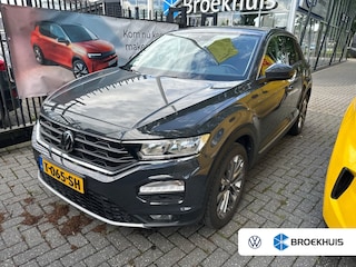Volkswagen T-Roc 1.5 TSI 150 pk Style | Trekhaak | Stoelverwarming | Cruise control adaptief |
