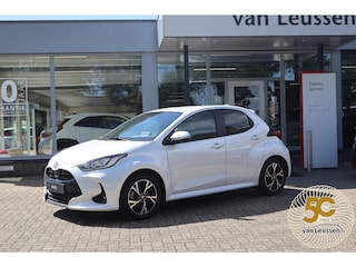 Toyota Yaris 1.5 HYBRID 115 STYLE STOEL-STUUR VERW. DODEHOEK LED KOPLAMPEN KEYLESS PARK.SENSOREN V+A