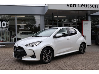 Toyota Yaris 1.5 HYBRID 115 STYLE STOEL-STUUR VERW. DODEHOEK LED KOPLAMPEN KEYLESS PARK.SENSOREN V+A
