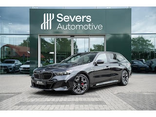 BMW 5-serie Touring 550e xDrive | M Sportpakket Pro | Driving Assistant Professional | Panoramadak | Innovation Pack | Trekhaak | Bowers & Wilkins Surround Sound System | Parking Assistant Professional | Stoelventilatie |