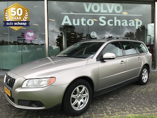Volvo V70 2.0i Family Line | Rijklaar | Geïntegreerde zitverhogers Vaste trekhaak Lichtmetaal