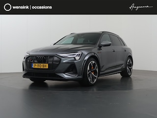 Audi e-Tron S quattro 95 kWh | SOH 94% | Panoramadak | Stoelverwarming voor + achter | Matrix LED | B & O Audio | HUD | 360 Camera | S-Sportstoelen | Optiek Pakket Zwart | Standkachel | SoftClose | Ele.verstelbare stoelen + Geheugen |