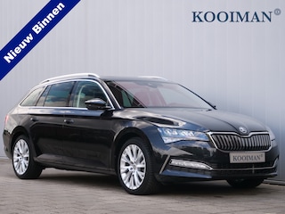Skoda Superb Combi 1.4 TSI iV Style 218 Pk Automaat Navi / DAB / Apple Carplay / Pano-dak
