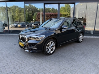 BMW X1 xDrive25e Sportline,Pano,Sportleer,HUD,Memory,Carplay,Camera,Stuur/stoelverw,Lane Ass.,Adapt Cruise,