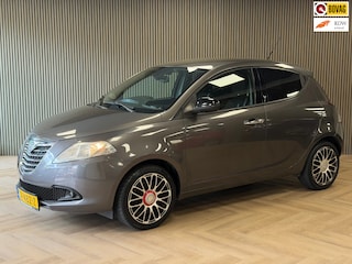 Lancia Ypsilon 1.2 Platinum AIRCO PDC ELEKTR. RAMEN START/STOP