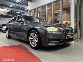 BMW 5-serie Touring 518d High Exec. AUT. LEER NAVI CRUISE ZEER NETJES VOLLEDIG ONDERHOUDEN