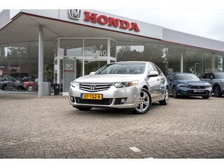 Honda Accord 2.0 Sedan Special Edition | NL auto | Climate control | Cruise control | Trekhaak | Achteruitrijcamera | Navigatie | All season banden | PDC