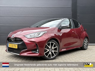Toyota Yaris 1.5 Hybrid Executive | Bi-Tone | Afn. trekhaak | Navigatie | Head-Up Display | NL-auto