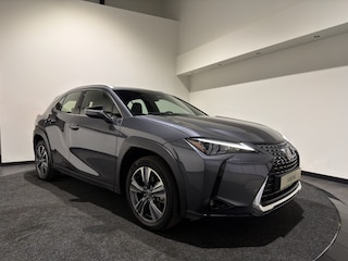 Lexus UX 300e Luxury 54 kWh | Leder interieur | Stoelen verwarmd & gekoeld | Keyless | Soh (batterijcheck) Waarde 99,0 %