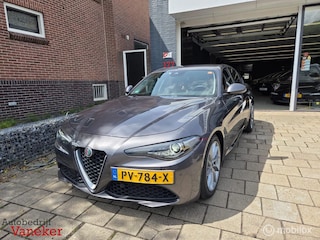 Alfa Romeo Giulia 2.0T Super|Savalli 291PK|Leder|NAP|CARPLAY