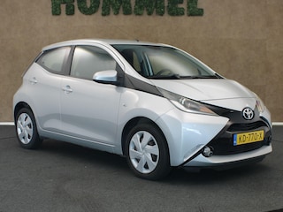 Toyota Aygo 1.0 VVT-i x-play - ORIGINEEL NEDERLANDSE AUTO - AIRCO - BLUETOOTH TELEFOONVOORBEREIDING - CENTRALE DEURVERGRENDELING - ELEKTRISCHE RAMEN VOORZIJDE - BUITENSPIEGELS ELEKTRISCH VERSTELBAAR - GROOT MULTIMEDIA DISPLAY
