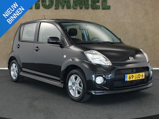 Daihatsu Sirion 2 1.3-16V Sport - ORIGINEEL NEDERLANDSE AUTO - AIRCO - LICHTMETALEN VELGEN 14 INCH - ELEKTRISCHE RAMEN VOOR + ACHTER - ELEKTRISCHE BUITENSPIEGELS
