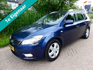 Kia Ceed Cee'd Sporty Wagon 1.4 CVVT Plus Pack Clima Cruise Navi Trekhaak 1200kg.
