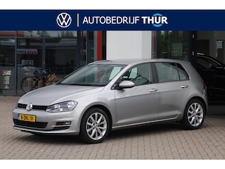 Volkswagen Golf 1.2 TSI Highline NL auto 1e eigenaar nieuw door ons geleverd en onderhouden camera navigatie pdc voor en achter 17" LMV mf stuurwiel bluetooth etc.