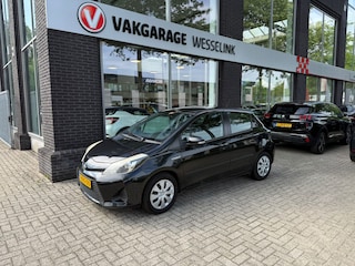 Toyota Yaris 1.5 Full Hybrid Aspiration | Clima | Dealer onderhouden |