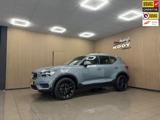 Volvo XC40 2.0 T4 Momentum Pro * Trekhaak / Harman/Kardon / NL auto / Dealer onderhouden *