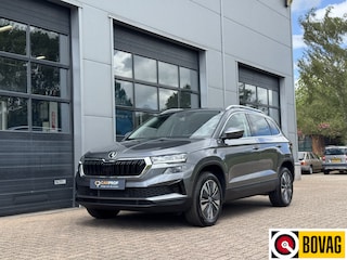 Skoda Karoq 1.5 TSI DSG ACT Business Edition Rijklaarprijs Incl. afleveringsbeurt en 12 maanden BOVAG-garantie | Adaptive Cruise Control | Achteruitrijcamera | Apple Carplay/Android auto | Chroompakket |