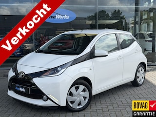 Toyota Aygo 1.0 VVT-i x-play Interesse, Proefrit? Bel of app met: 06-24 28 28 42 / 06-42130156