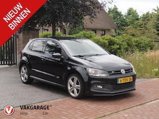 Volkswagen Polo 1.2 TSI BlueMotion R-Line Edition | Parkeersensoren | Cruise Control | APK 05-27 | Nieuwe Distributie |
